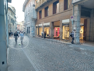Foto Negozio in martiri della libertÃ, Treviso Piazza dei Signori di 60 m²