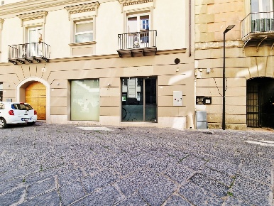 Foto Negozio in Via Leonetti 12, Caserta Corso Trieste di 105 m² in affitto