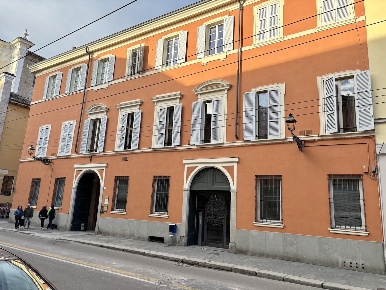 Foto Ufficio in della Repubblica, Parma Centro Storico di 250 m² in affitto