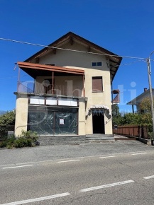 Foto Negozio in Via 4 Novembre 18, Candelo di 360 m² in affitto