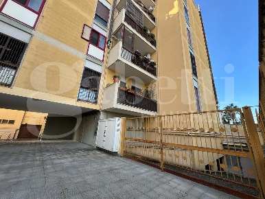 Foto Negozio in TARANTO DI SANTO SPIRITO, Bari Santo Spirito di 600 m²