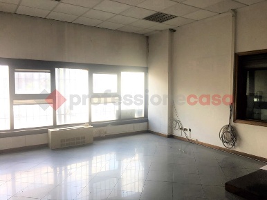 Foto Laboratorio in Don Luigi Sturzo, Arezzo Galvani - Praticci di 1300 m²