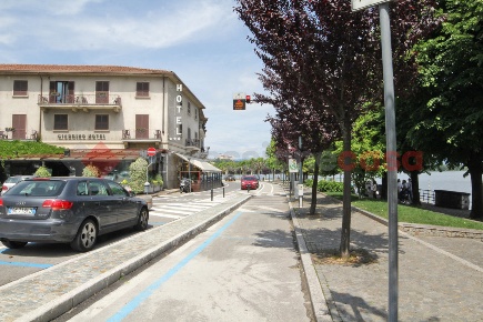 Foto Negozio in Matteotti, Arona Centro di 120 m² con 1 locali in vendita