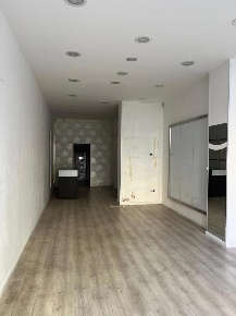 Foto Negozio in Corso Garibaldi 25, Brindisi Centro Storico di 70 m²