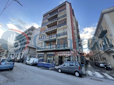 Foto Negozio in Via Catania 234, Messina Provinciale di 790 m² con 4 locali
