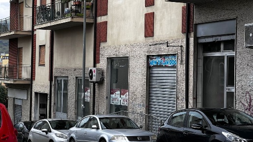 Foto Magazzino in Via Cosenza Via Guido Dorso snc, Cosenza Centro di 160 m²