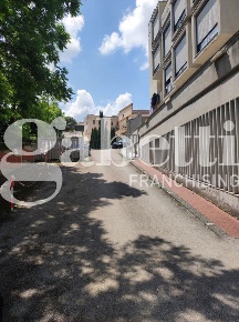 Foto Magazzino in Viale dei Rettori 28, Benevento Centro Storico di 2000 m²