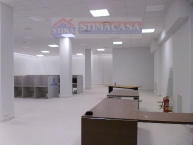 Foto Ufficio a Cardito Centro di 280 m² con 3 locali in affitto