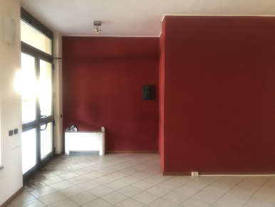 Foto Negozio in Via cadorna 32, Busto Garolfo Centro di 100 m² in vendita