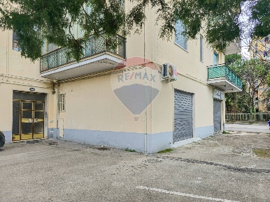 Foto Appartamento in Via San Donato, Pescara Tirino di 115 m² con 6 locali