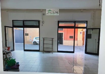 Foto Locale commerciale in Argiolas, Cagliari Monreale di 90 m² in affitto