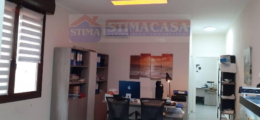 Foto Ufficio a Casoria Centro di 70 m² con 2 locali in affitto