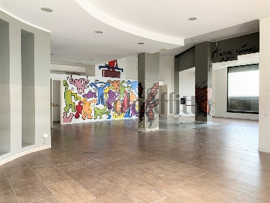 Foto Locale commerciale a Catanzaro Mater Domini - Cavita di 200 m²