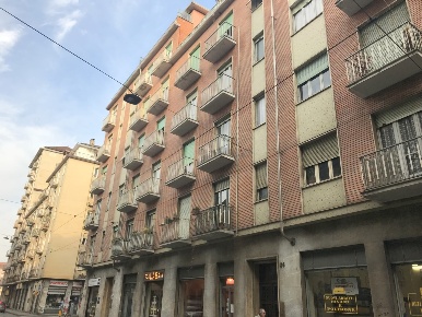 Foto Locale commerciale in Via Giovanni Francesco Napione 36, Torino