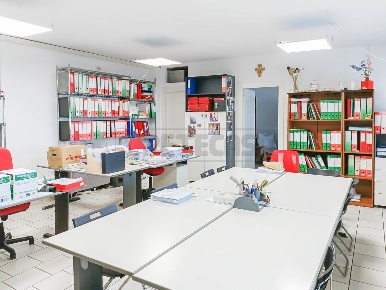 Foto Ufficio in Via Lussemburgo 61, Vicenza Centro di 110 m² con 3 locali