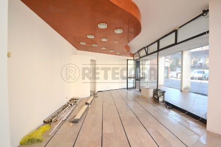 Foto Locale commerciale a Valdagno Centro di 32 m² con 2 locali in vendita