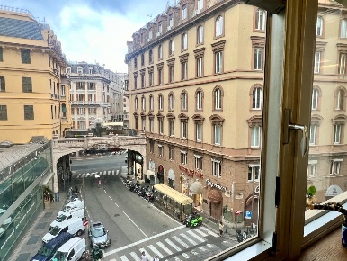 Foto Ufficio in Via Bartolomeo Bosco, Genova Centro Città di 657 m²
