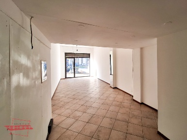 Foto Locale commerciale in Corso Vercelli  210, Torino Rebaudengo di 38 m²