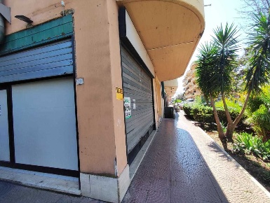 Foto Locale commerciale in VIA NUMA POMPILIO  49, Guidonia Montecelio