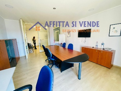 Foto Ufficio in Via Europa, Siracusa Santa Panagia - Teracati di 110 m²