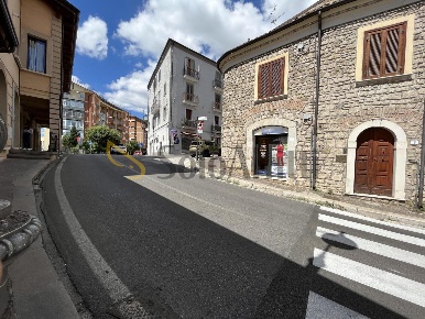Foto Locale commerciale in Corso Umberto I 1, Potenza Centro di 23 m²