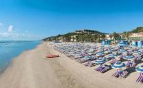 Foto Attività commerciale a Cupra Marittima di 160 m² con 2 locali