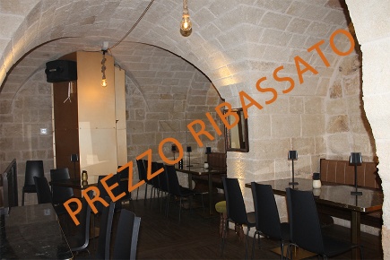 Foto Locale commerciale a Monopoli di 160 m² in vendita