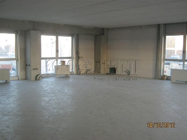 Foto Ufficio in VIA DELLE CATERATTE 25, Livorno Shangai di 150 m²