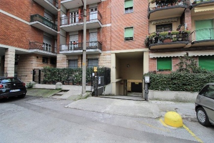 Foto Magazzino in Via Massimo d'Azeglio 33, Brescia di 203 m² con 1 locali