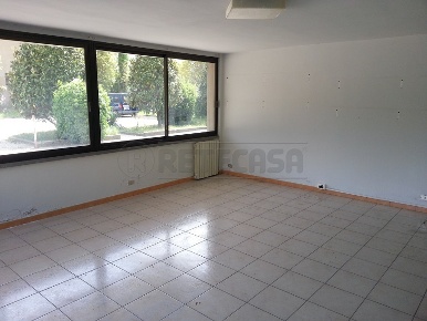 Foto Ufficio a Santa Croce sull'Arno Centro di 75 m² con 3 locali