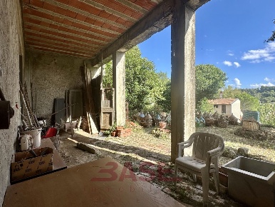 Foto Magazzino in Via della Libertà, Montescudaio di 158 m² con 2 locali