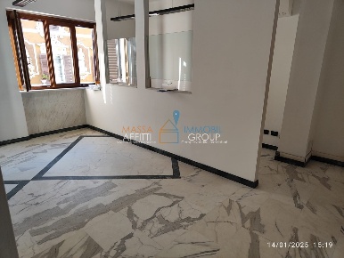 Foto Ufficio in Via Cavour 58, Massa Centro di 160 m² con 8 locali