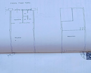 Foto Locale commerciale a Sabaudia Centro di 80 m² in vendita