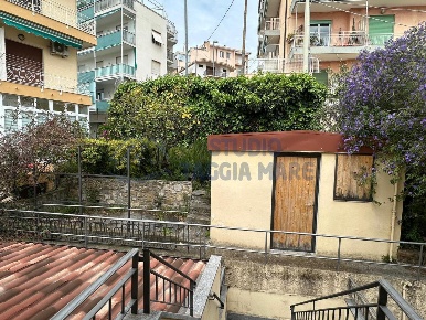 Foto Magazzino in Via Padre Semeria, Sanremo Foce - Semeria di 11 m²