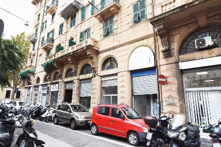 Foto Locale commerciale in via archimede 165r, Genova Marassi di 150 m²