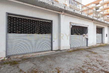 Foto Attività commerciale in Via Antonio Gramsci 84, Giarre Centro