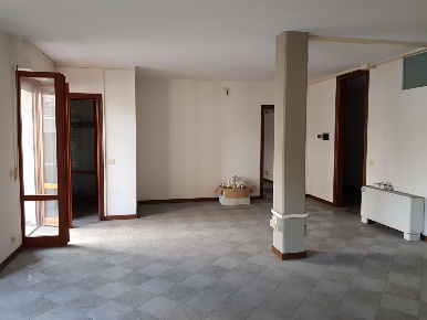 Foto Ufficio a Lucca Sant'Anna di 240 m² con 10 locali in vendita