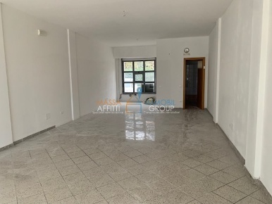 Foto Locale commerciale a Massa di 65 m² con 1 locali in affitto
