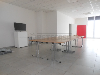 Foto Ufficio a Cassola di 109 m² con 1 locali in affitto