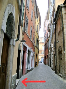 Foto Locale commerciale in Corso Giuseppe Garibaldi 43, Ancona Corsi