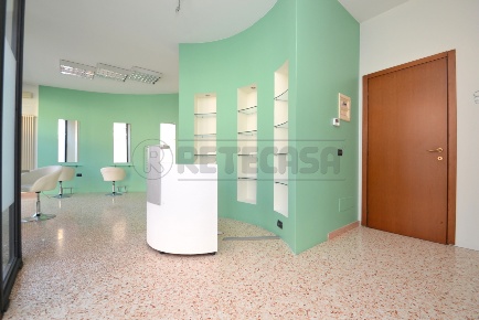 Foto Locale commerciale a Valdagno Centro di 80 m² in affitto