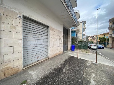 Foto Locale commerciale a Villaricca di 45 m² con 1 locali in affitto