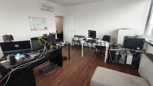 Foto Ufficio in Via E. Rainusso, Modena San Faustino di 70 m² con 2 locali