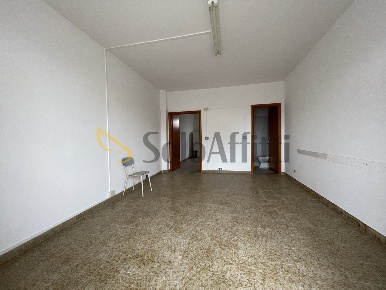 Foto Locale commerciale in Via Santa Maria Goretti, Nettuno di 45 m²