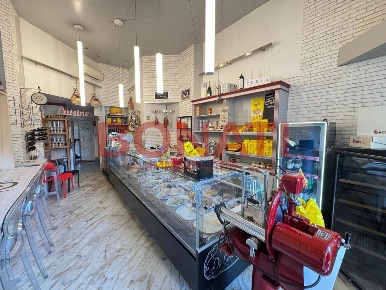 Foto Attività commerciale in Via Vittorio Veneto 24, La Spezia di 45 m²