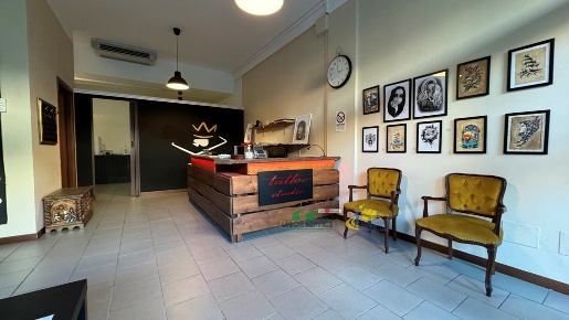 Foto Attività commerciale in Via La Spezia 32, Collecchio Centro di 72 m²