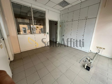 Foto Ufficio a Falconara Marittima Centro di 100 m² con 5 locali in affitto