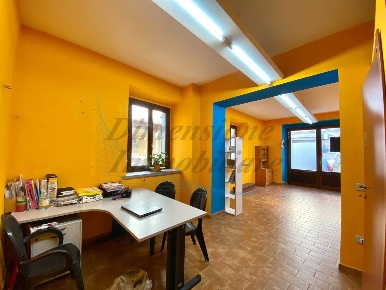 Foto Locale commerciale in Piazza Giosuè Carducci, Rosignano Marittimo