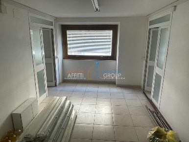 Foto Ufficio in Via Verdi 6, Carrara Centro di 130 m² con 4 locali