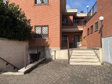 Foto Magazzino in Via Molise 27, Fonte Nuova Santa Lucia di 16 m²